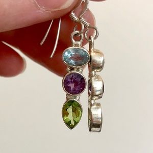 Gem stone dangle earrings